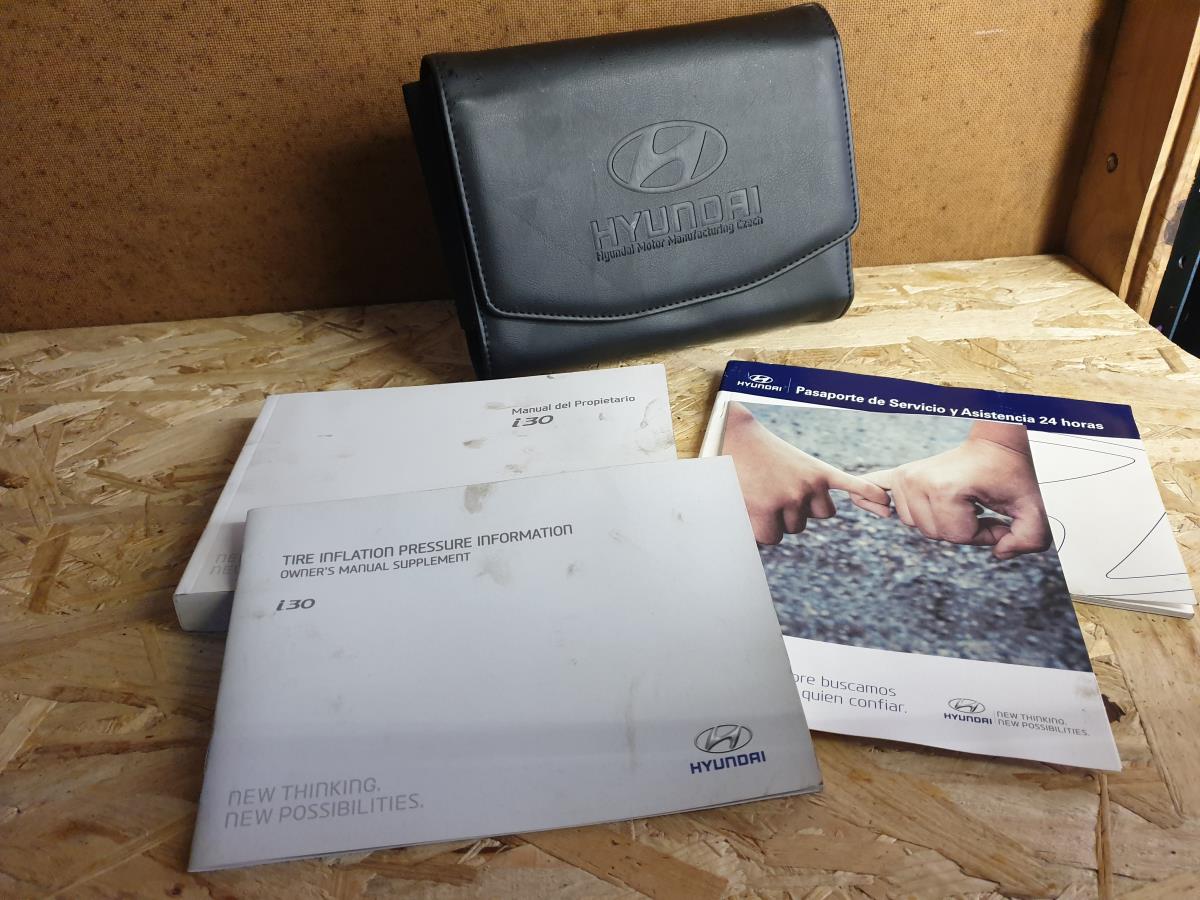 Borsa con manuale dell’utente del veicolo HYUNDAI i30 (GD) Imagem-1