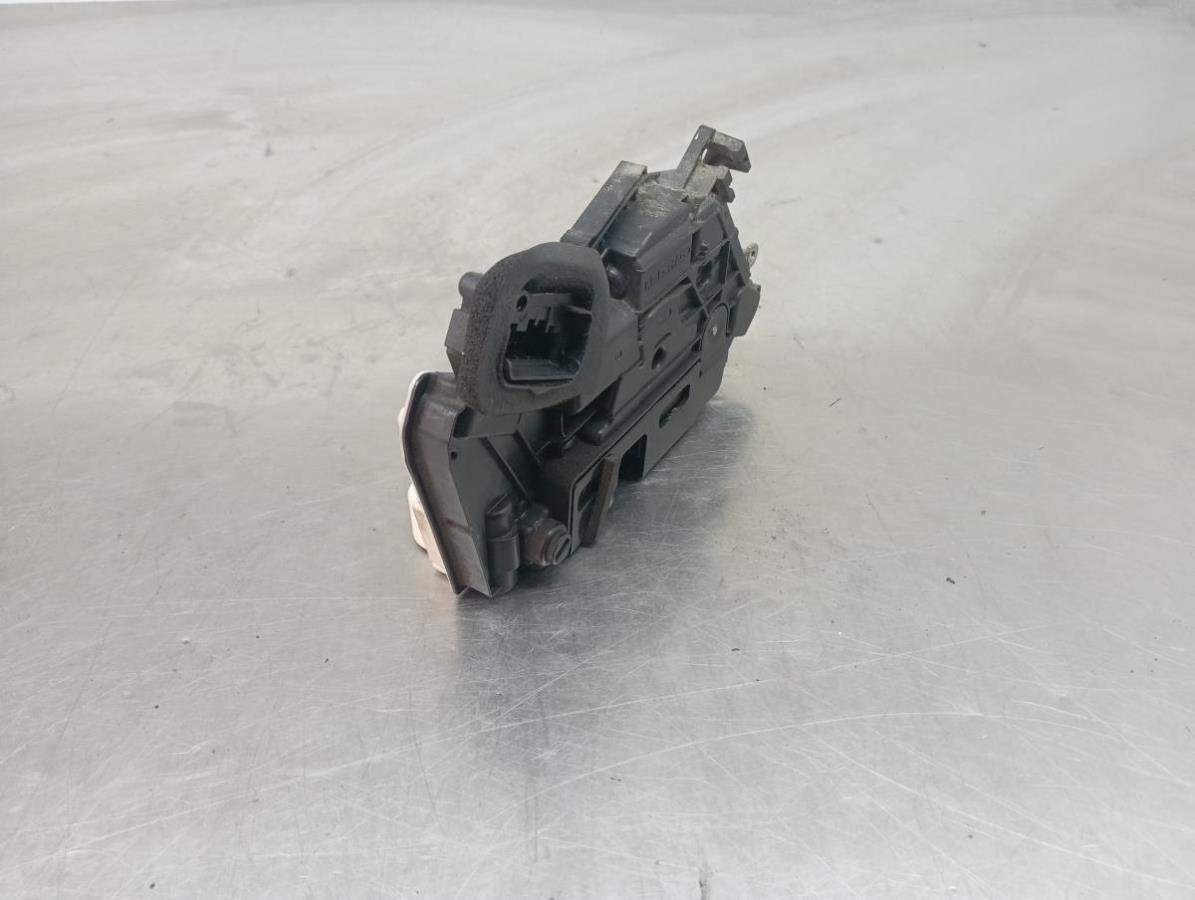 Fechadura / fecho porta trás esquerdo VOLKSWAGEN Golf VII (5G1, BQ1, BE1, BE2) Imagem-1