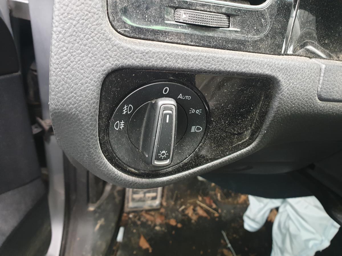 Light switch VOLKSWAGEN Golf VII (5G1, BQ1, BE1, BE2)