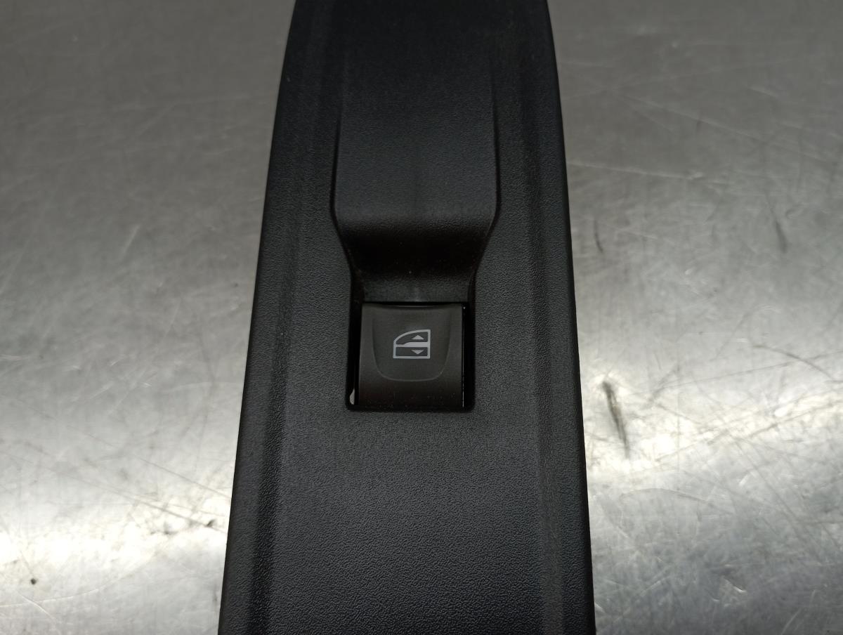 Mando / interruptor elevalunas delantero derecho DACIA Sandero III Imagem-1