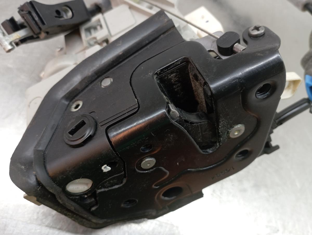 Cerradura / cierre puerta trasera izquierda AUDI A3 Sportback (8VA, 8VF) Imagem-2