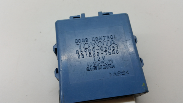 Centralina do fecho central TOYOTA Yaris Verso (_P2_) Imagem-2