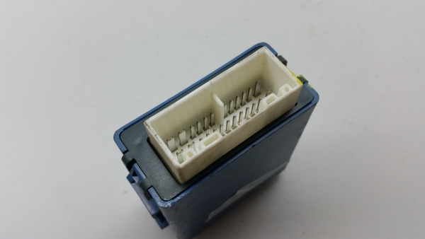 Centralina do fecho central TOYOTA Yaris Verso (_P2_) Imagem-1