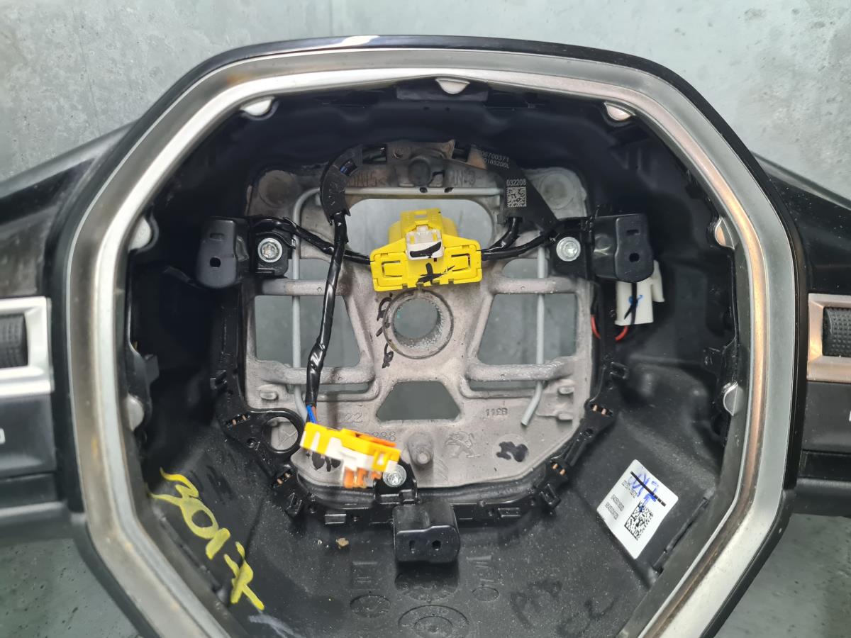 Volante de dirección PEUGEOT 2008 II (U_) Imagem-5