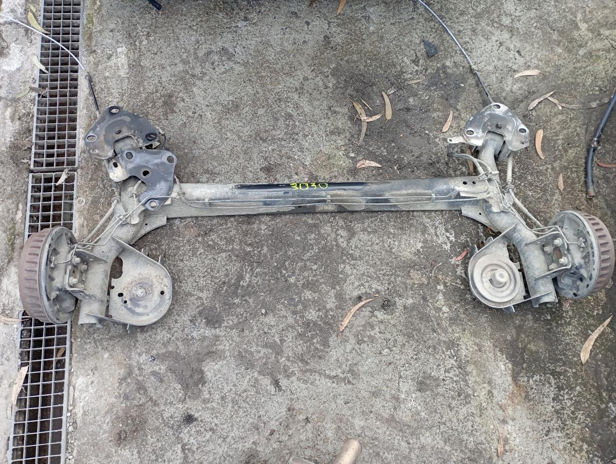 Essieu arrière à tambours RENAULT Kangoo Express (FW0/1_)