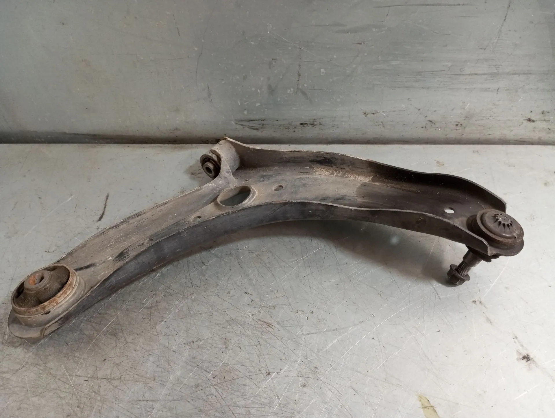 Braccio di sospensione anteriore sinistro RENAULT Clio IV (BH_) Imagem-1