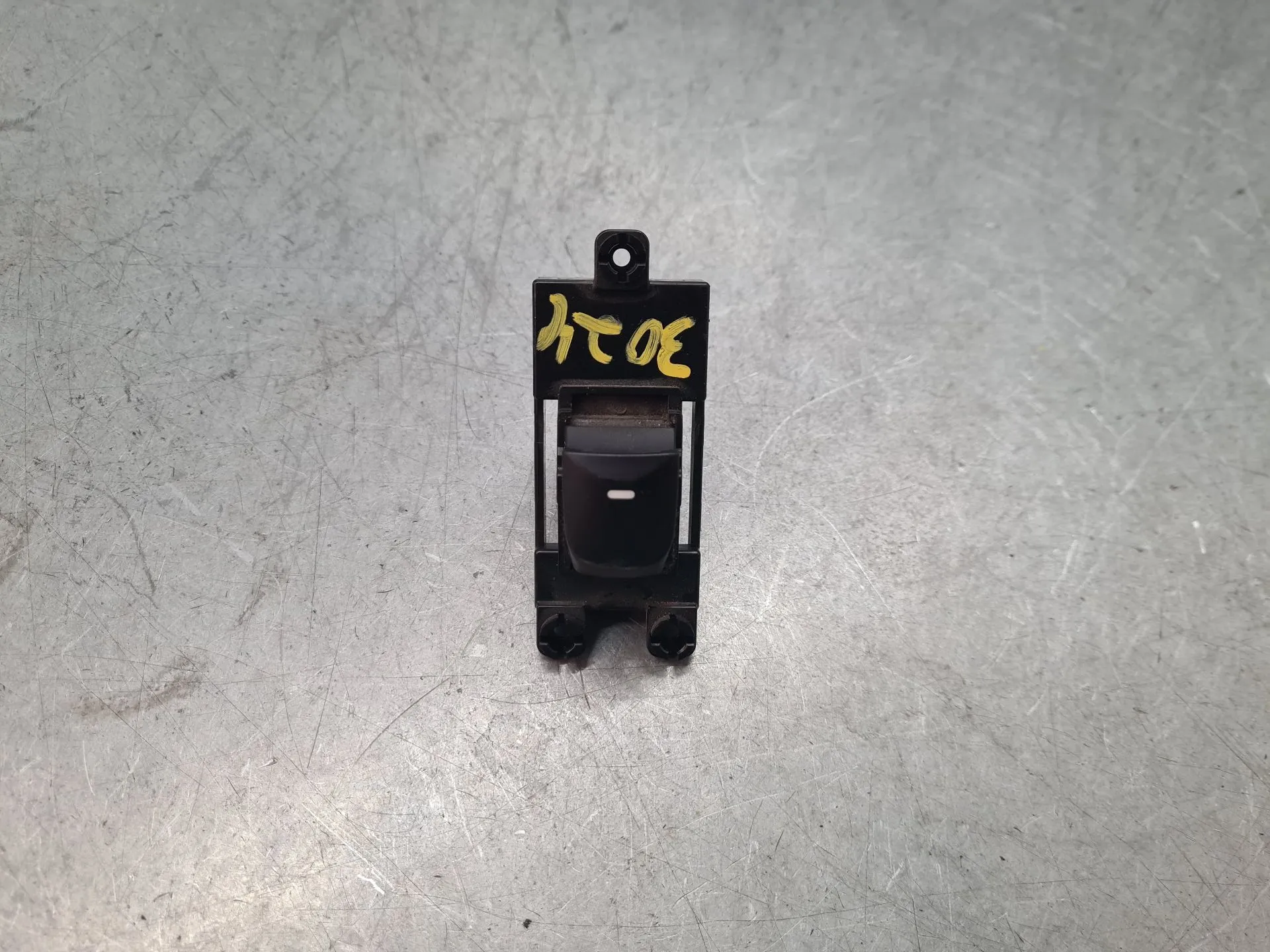 Comando / interruttore alzacristallo posteriore sinistro HYUNDAI i30 (GD)