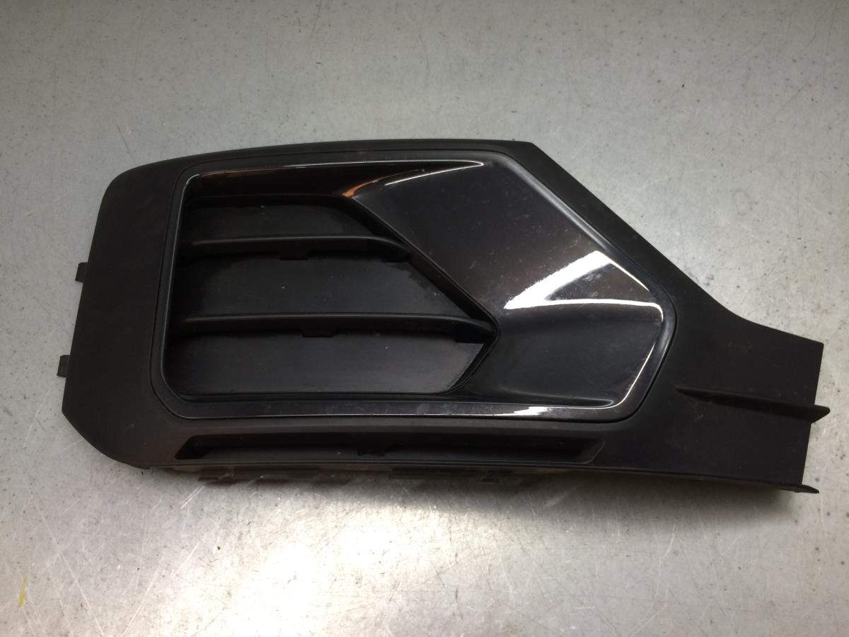 Rejilla delantera AUDI Q2 (GA)