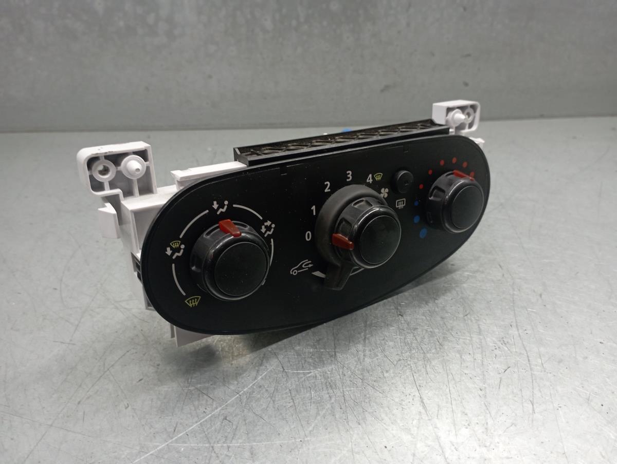 Climate control DACIA Logan II Sedan (4S_) Imagem-1