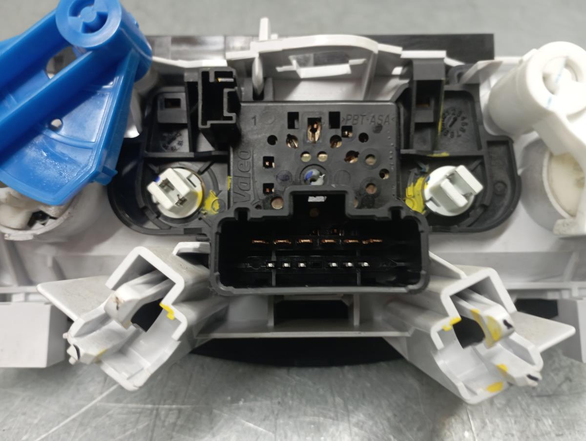 Climate control DACIA Logan II Sedan (4S_) Imagem-3
