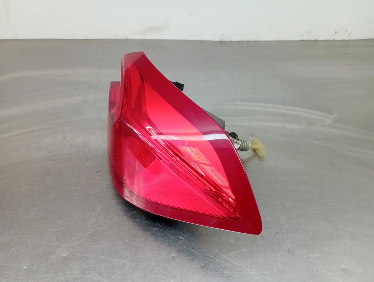 Feu arrière Droite FORD Fiesta VII (HJ, HF) Imagem-1