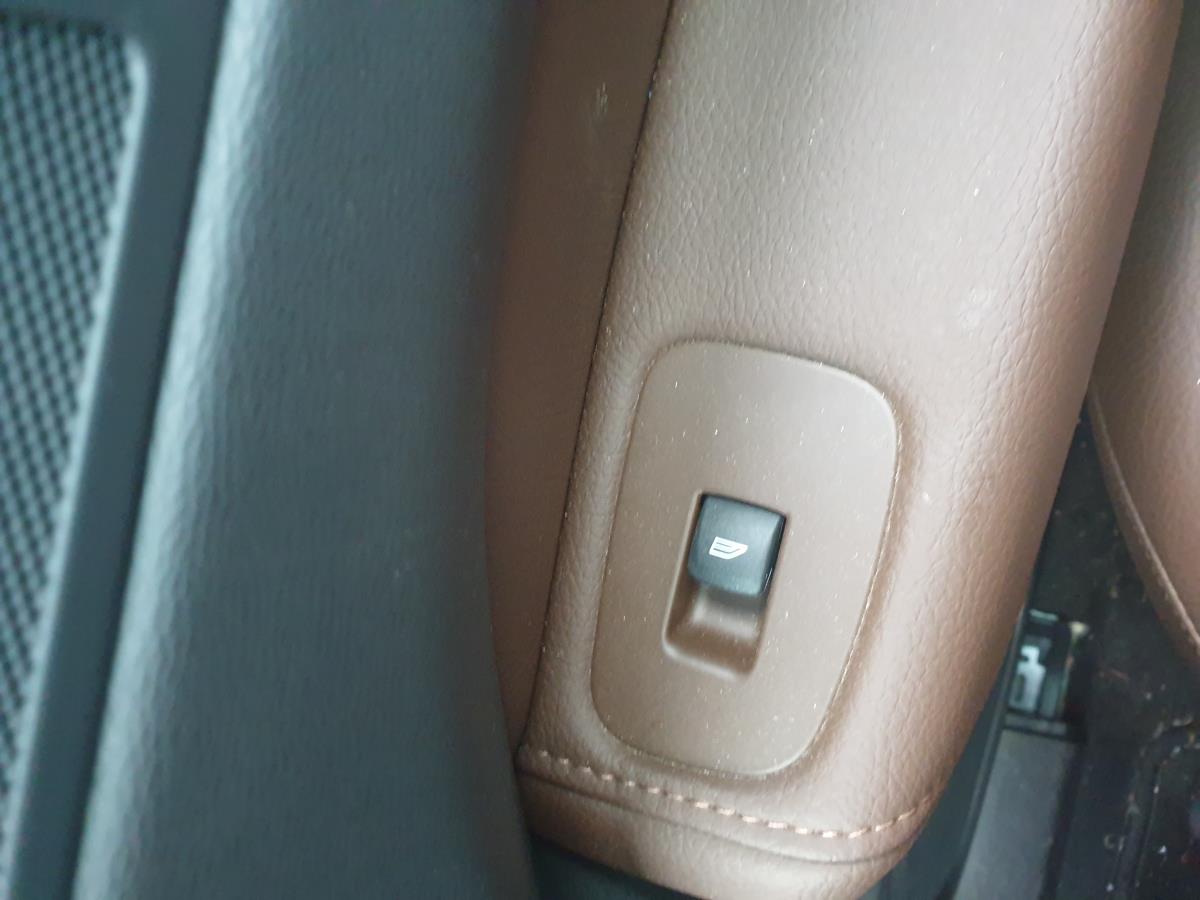 Comando / interruttore alzacristallo posteriore destro VOLVO XC60 II (246)