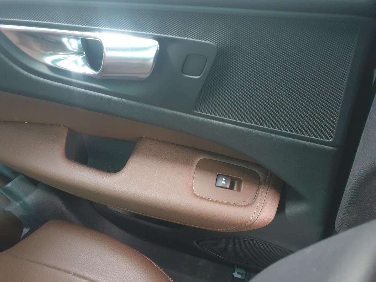 Comando / interruttore alzacristallo posteriore sinistro VOLVO XC60 II (246)