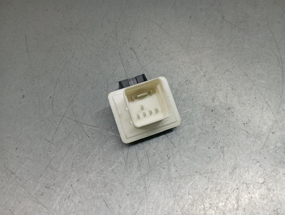 Glow plug Relay RENAULT Kangoo III Express Imagem-1