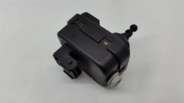 Motore regolazione fari TOYOTA Yaris (_P13_)