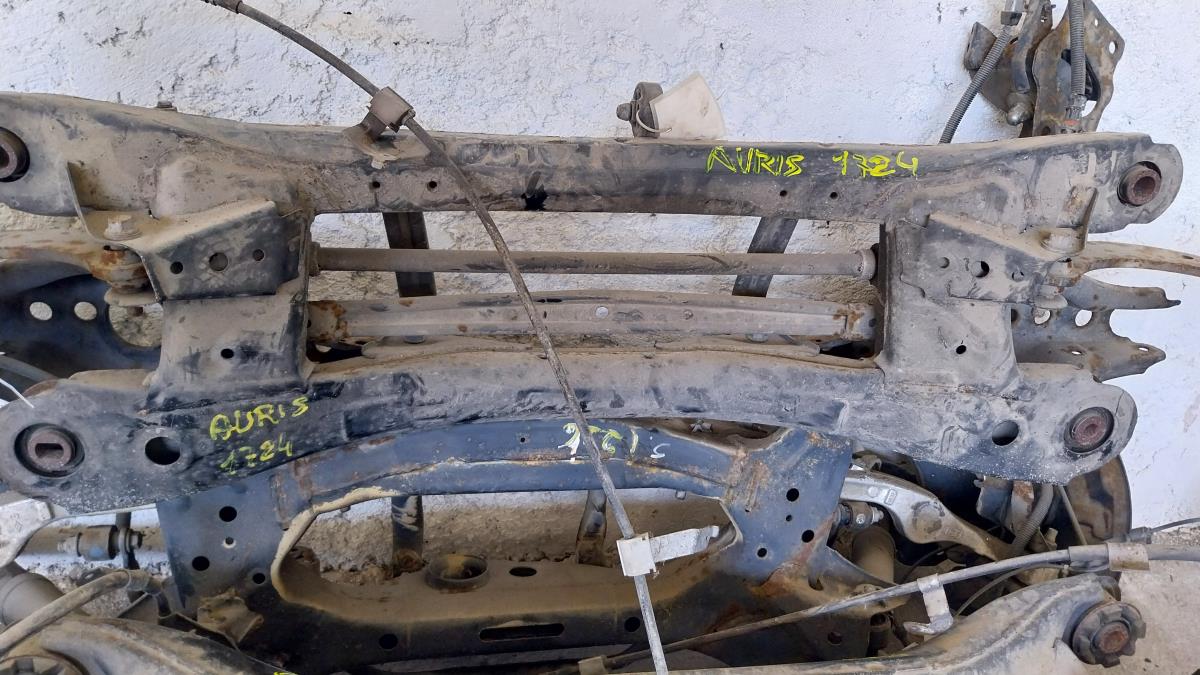 Rear subframe TOYOTA Auris Hatchback (_E18_)