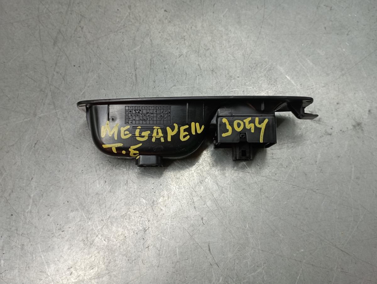 Comando / interruttore alzacristallo posteriore sinistro RENAULT Megane IV Grandtour (K9A/M_) Imagem-1