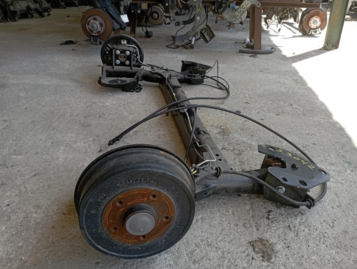 Essieu arrière à tambours RENAULT Kangoo III Express Imagem-1