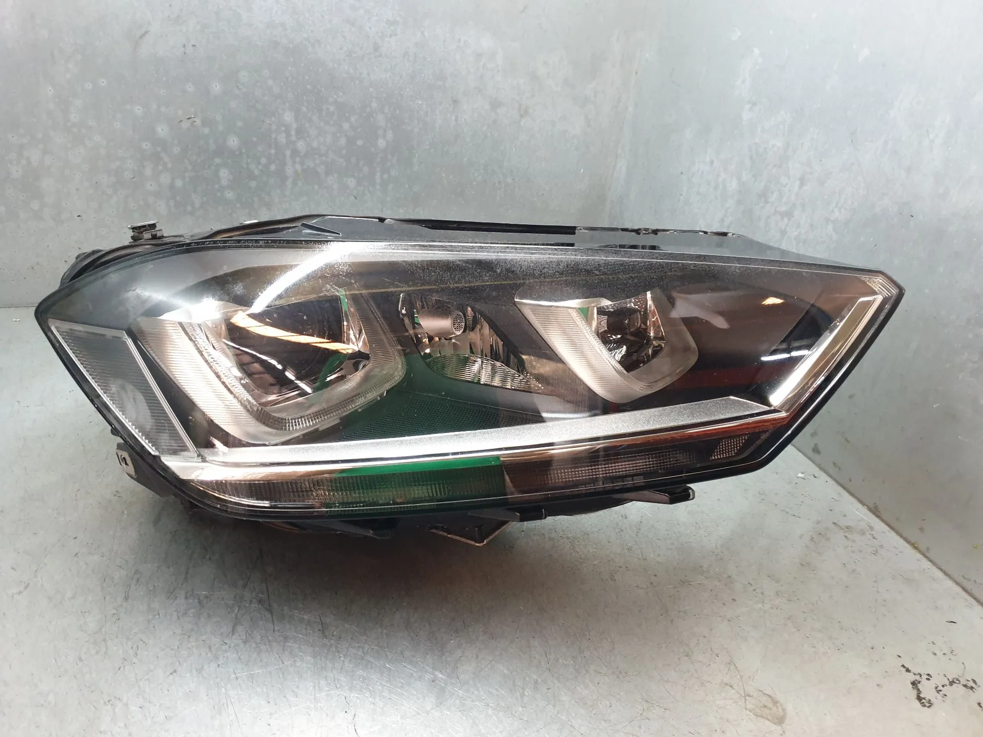 Phare avant Droit VOLKSWAGEN Golf Sportsvan (AM1)