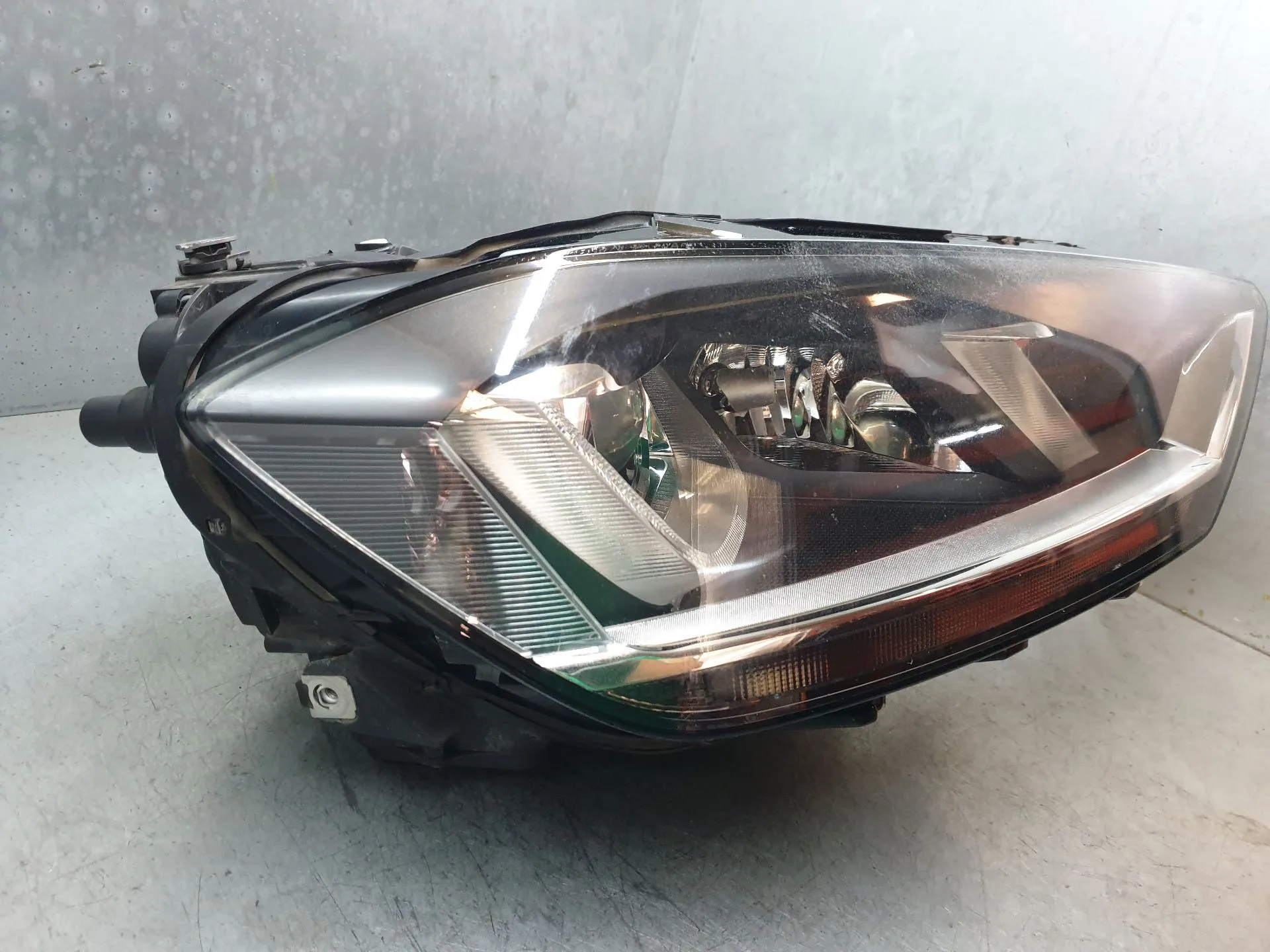 Phare avant Droit VOLKSWAGEN Golf Sportsvan (AM1) Imagem-1