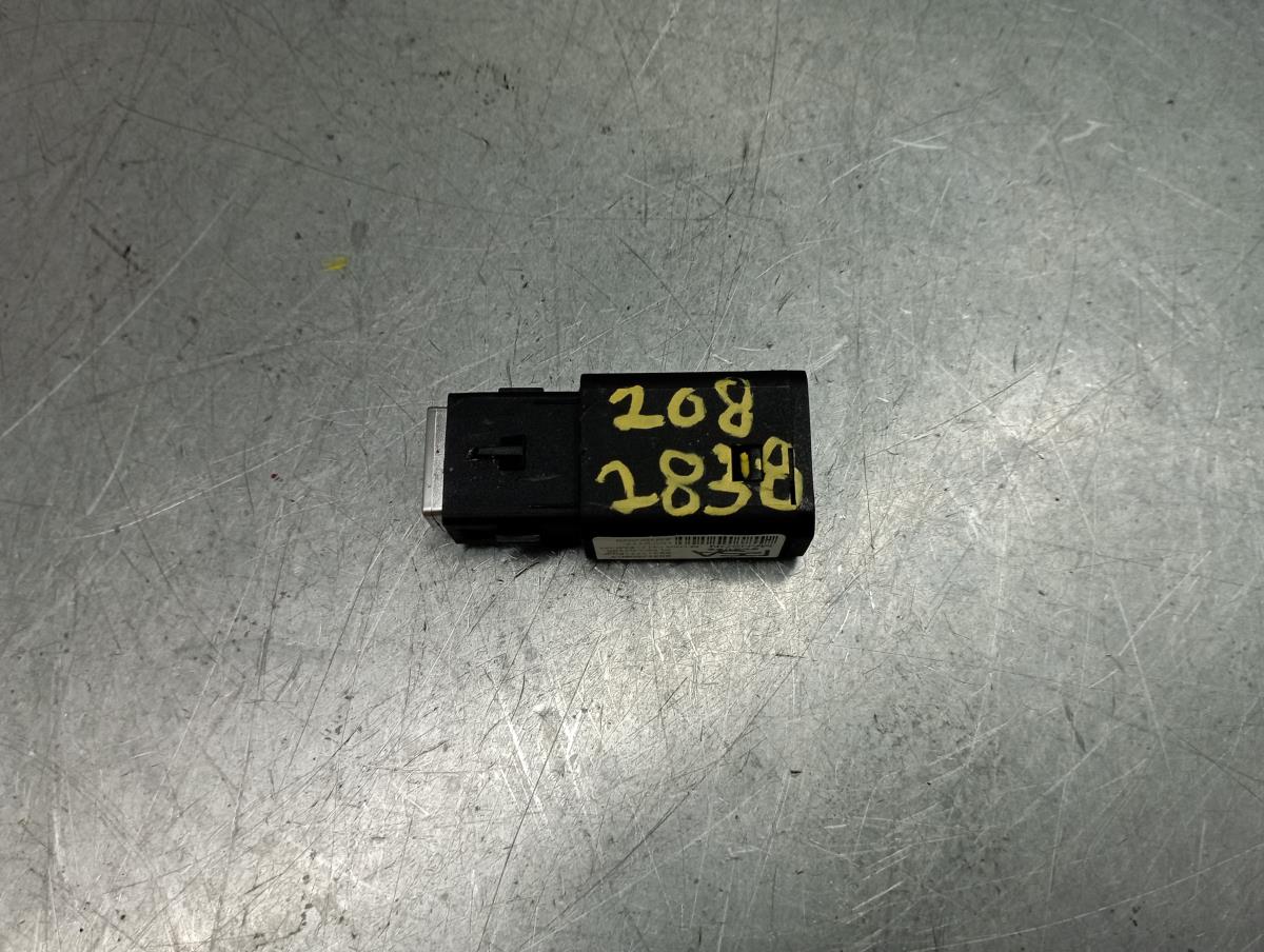 Módulo USB / AUX / IPOD PEUGEOT 208 II Imagem-3