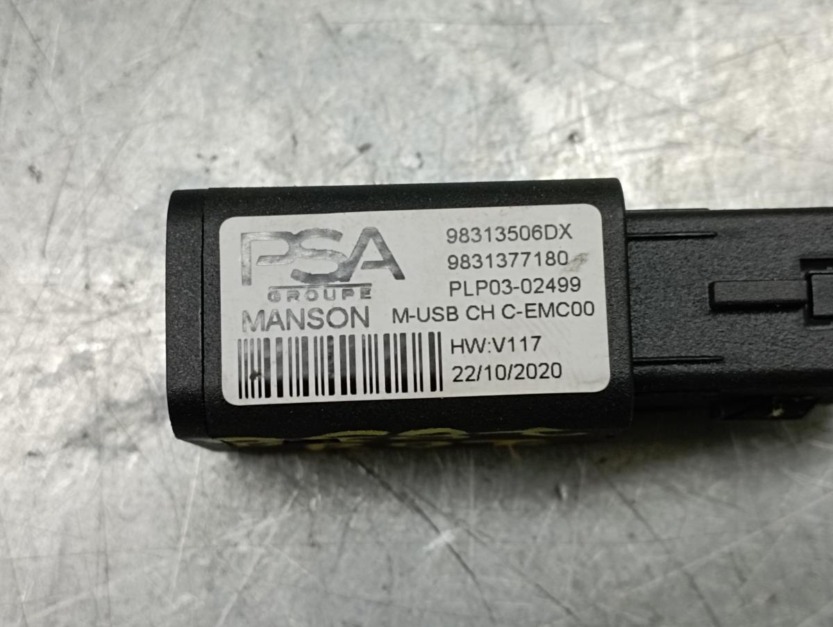 Módulo USB / AUX / IPOD PEUGEOT 208 II Imagem-4