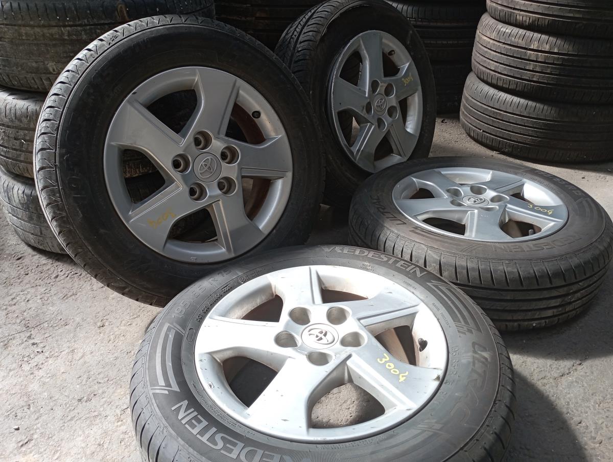 Set di cerchi TOYOTA Auris Hatchback (_E15_)