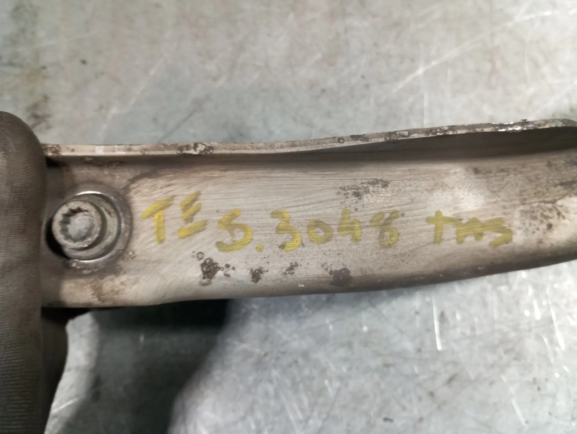 Brazo suspensión trasero izquierdo MERCEDES-BENZ GLA (X156)