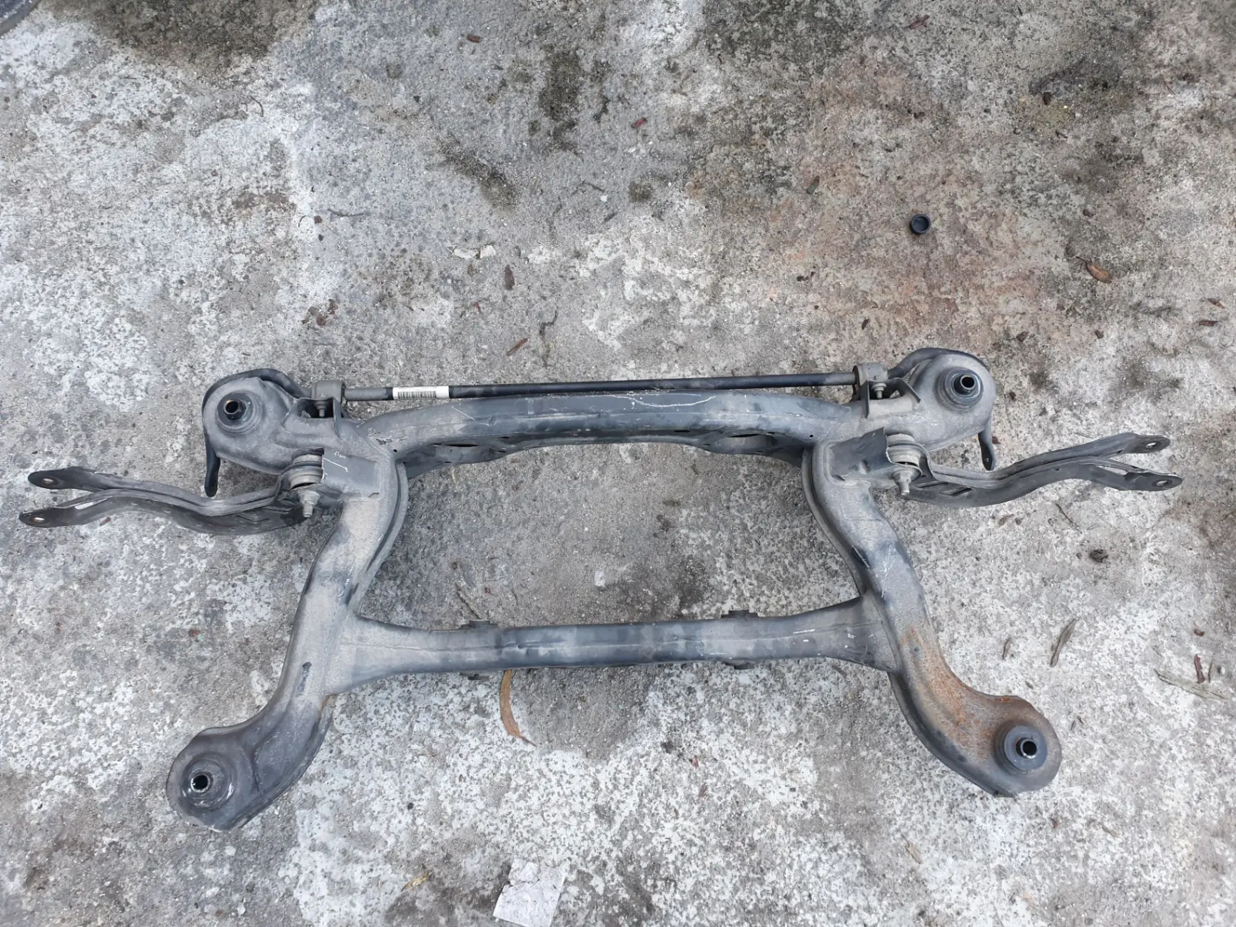 Charriot trás MERCEDES-BENZ GLA (X156) Imagem-1