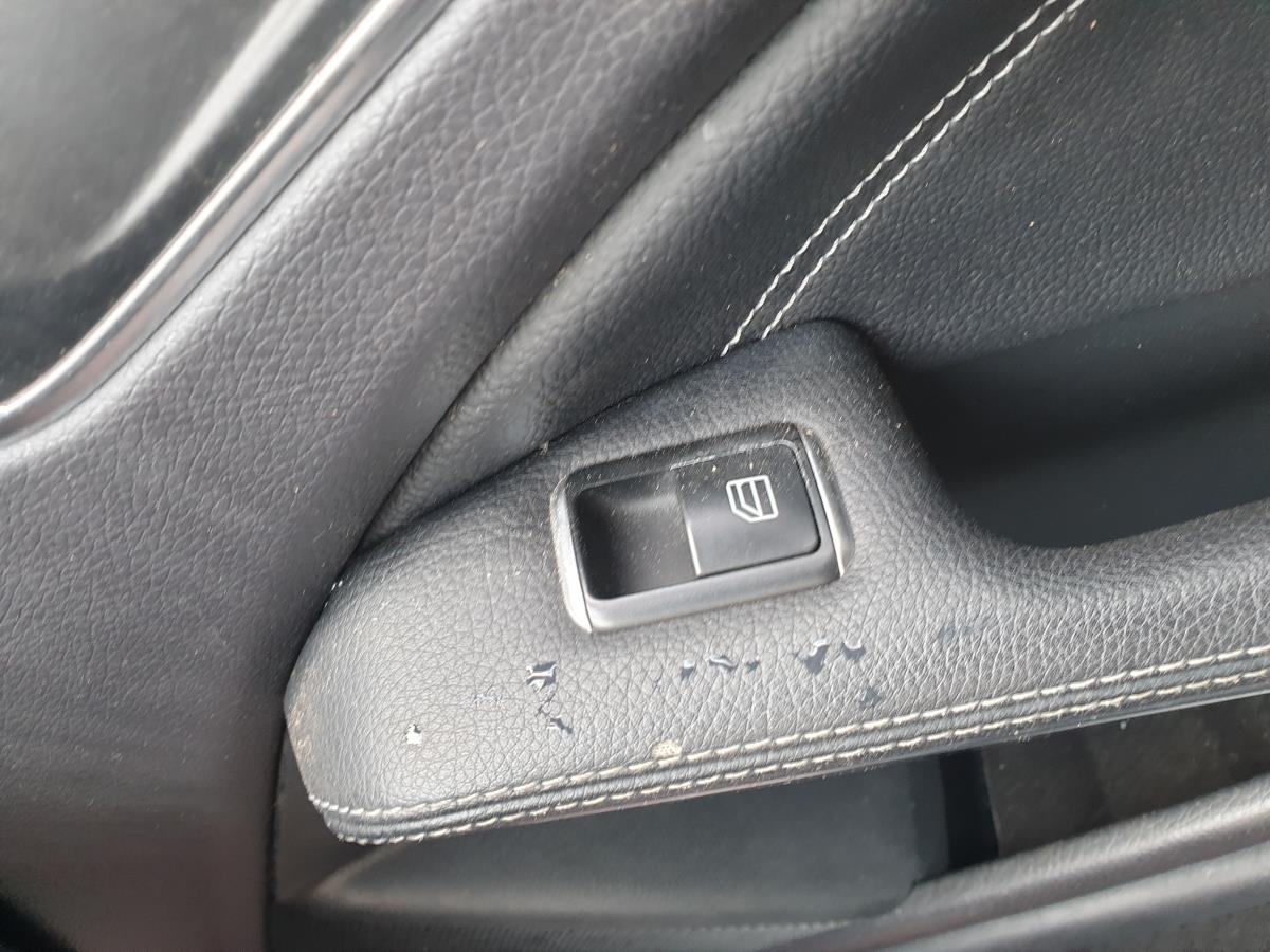 Mando / interruptor elevalunas delantero derecho MERCEDES-BENZ GLA (X156)