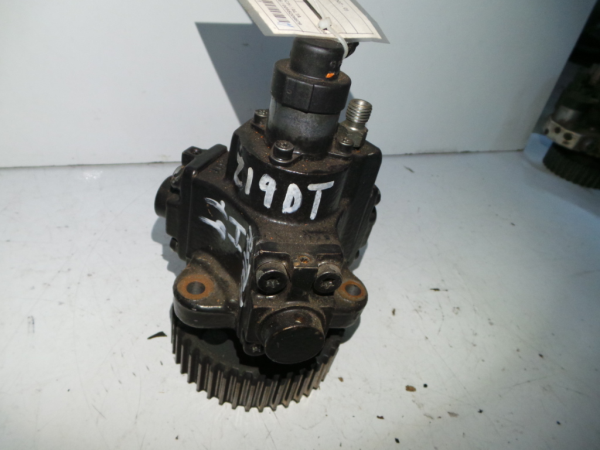 Pompa iniezione OPEL Astra H Hatchback (L48) Imagem-2