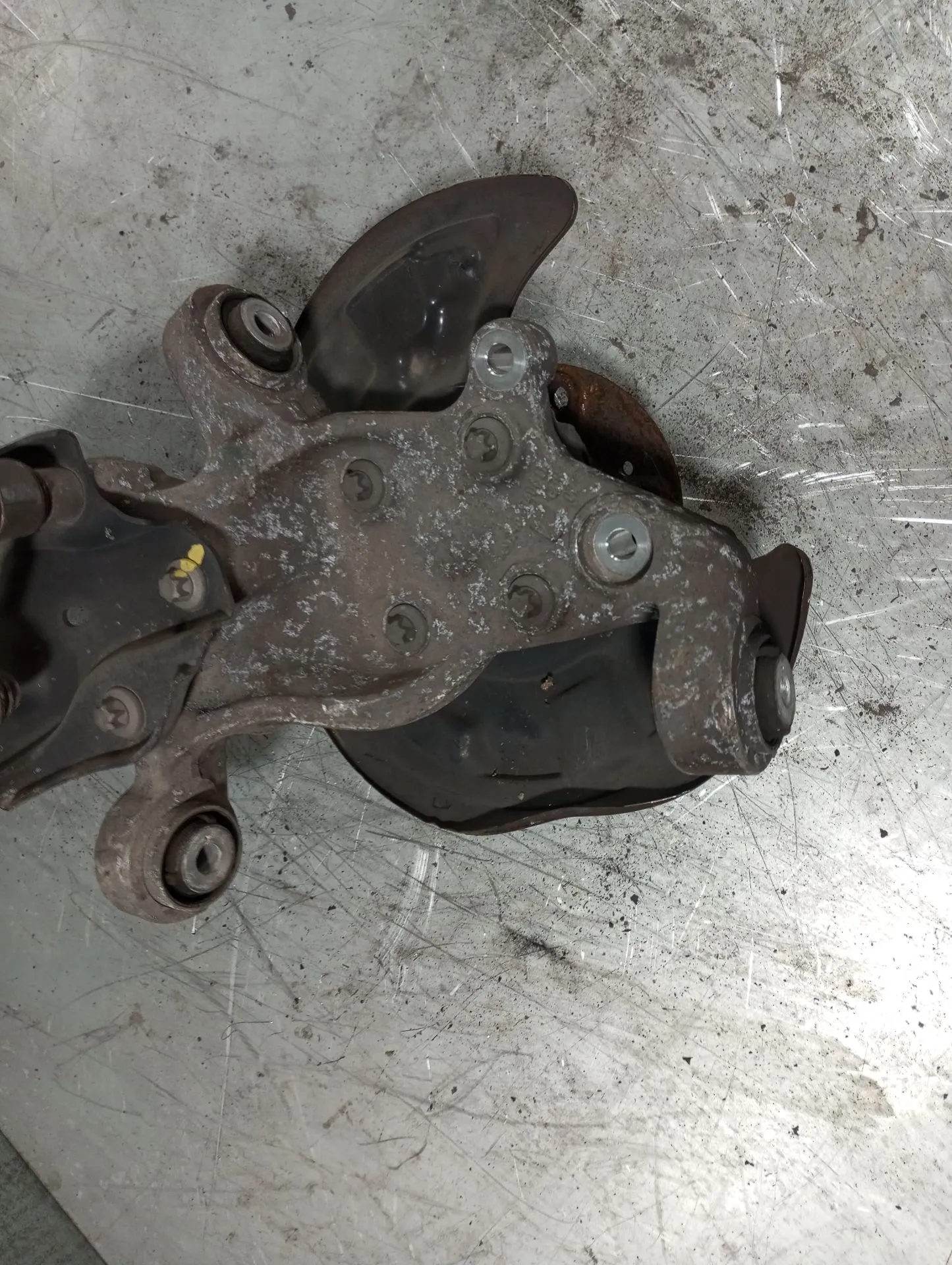 Mangueta trasera derecha MERCEDES-BENZ GLA (X156) Imagem-1