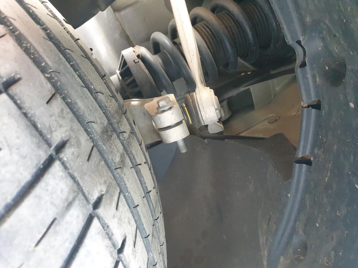 Brazo suspensión delantero izquierdo JAGUAR F-Pace (X761)
