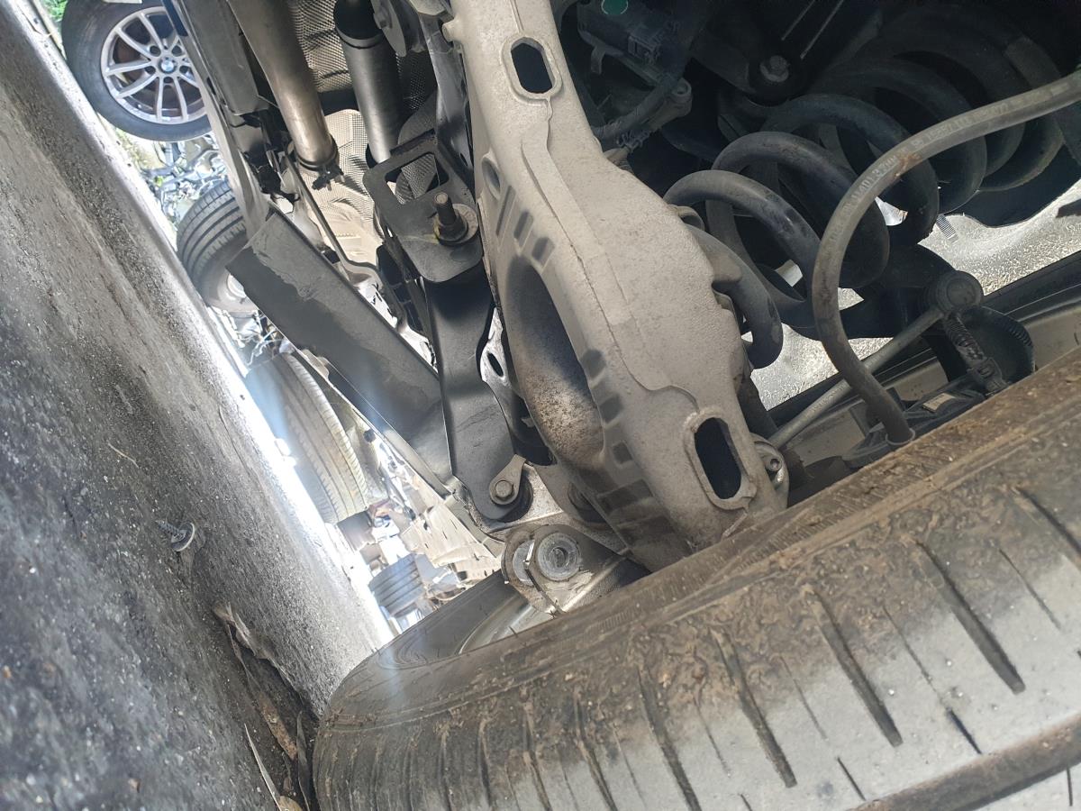 Braccio di sospensione posteriore destro JAGUAR F-Pace (X761)