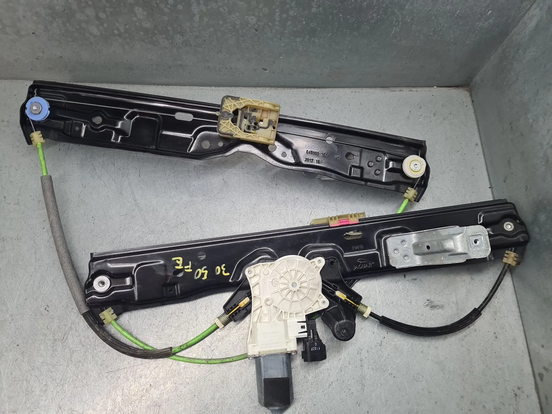 Lève-vitre avant gauche JAGUAR F-Pace (X761) Imagem-1