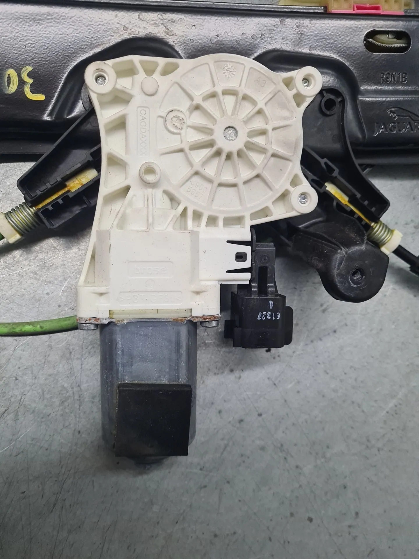 Lève-vitre avant gauche JAGUAR F-Pace (X761) Imagem-2