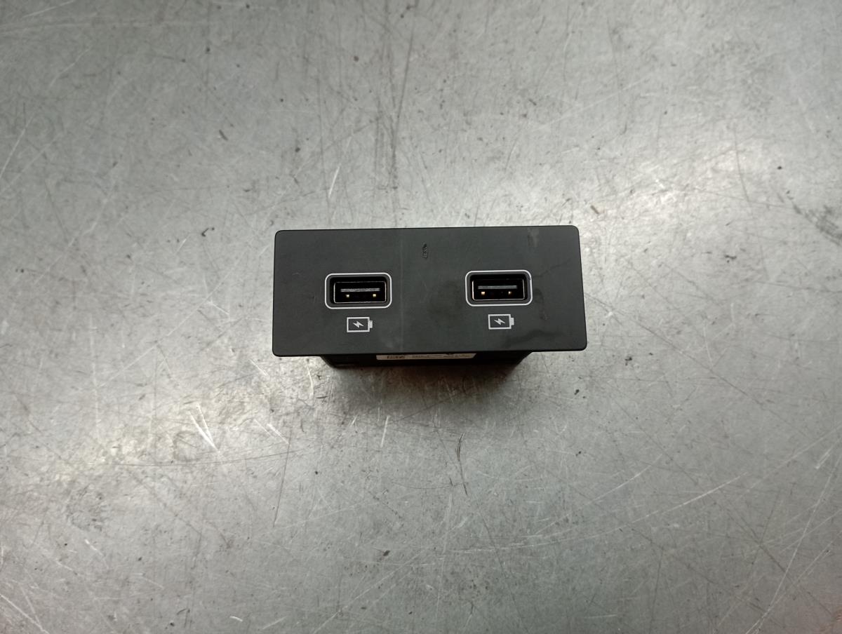 Módulo USB / AUX / IPOD DACIA Duster (HM_)