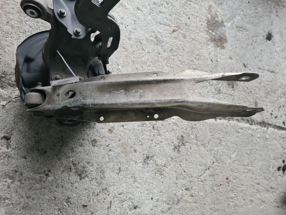 Brazo suspensión trasero derecho MERCEDES-BENZ Classe A (W176) Imagem-1