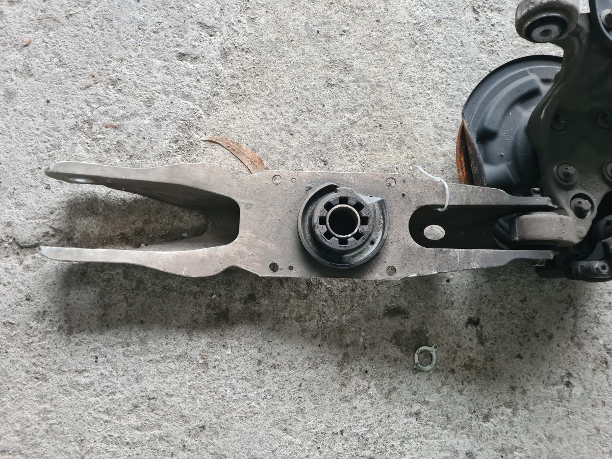 Brazo suspensión trasero derecho MERCEDES-BENZ Classe A (W176)