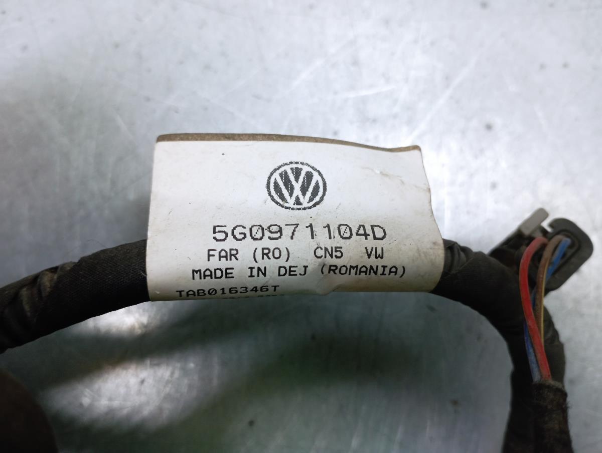 Rear bumper installation VOLKSWAGEN Golf VII (5G1, BQ1, BE1, BE2) Imagem-1