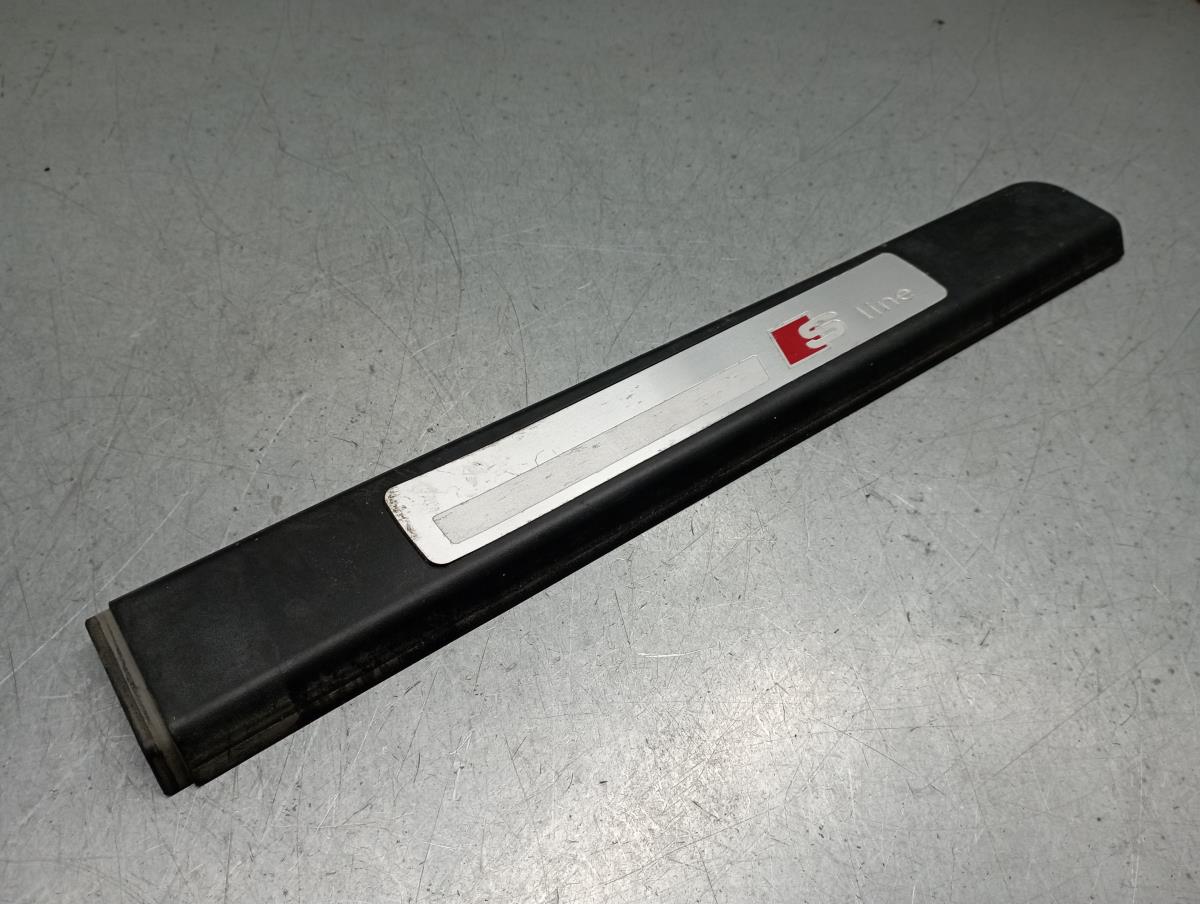 Embellecedor puerta Delantero Izquierdo AUDI A3 (8P1)