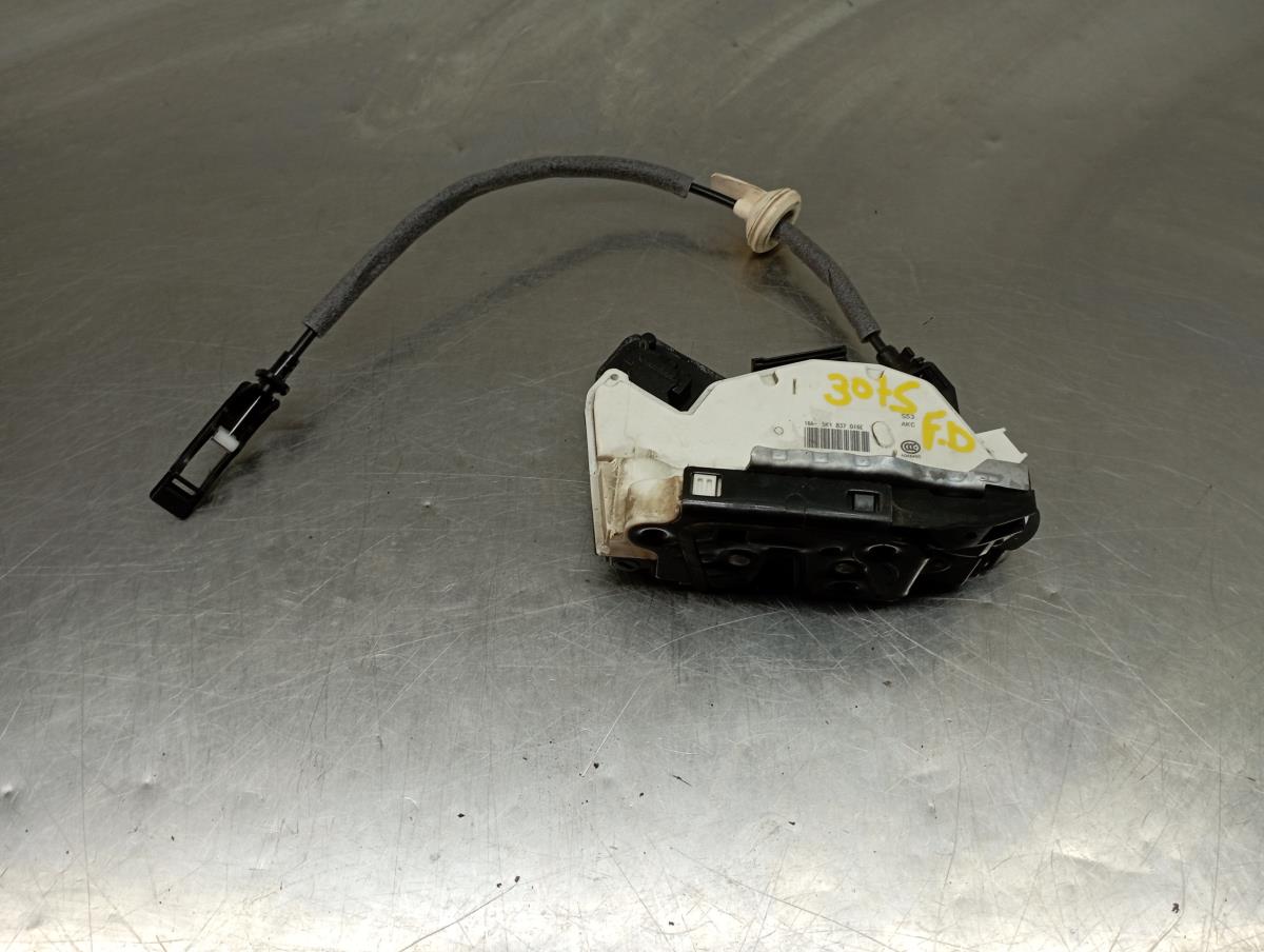 Cerradura / cierre puerta delantero derecho VOLKSWAGEN Golf VII (5G1, BQ1, BE1, BE2)