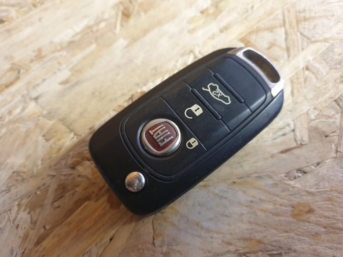 Mando FIAT Tipo Hatchback (357_) Imagem-1