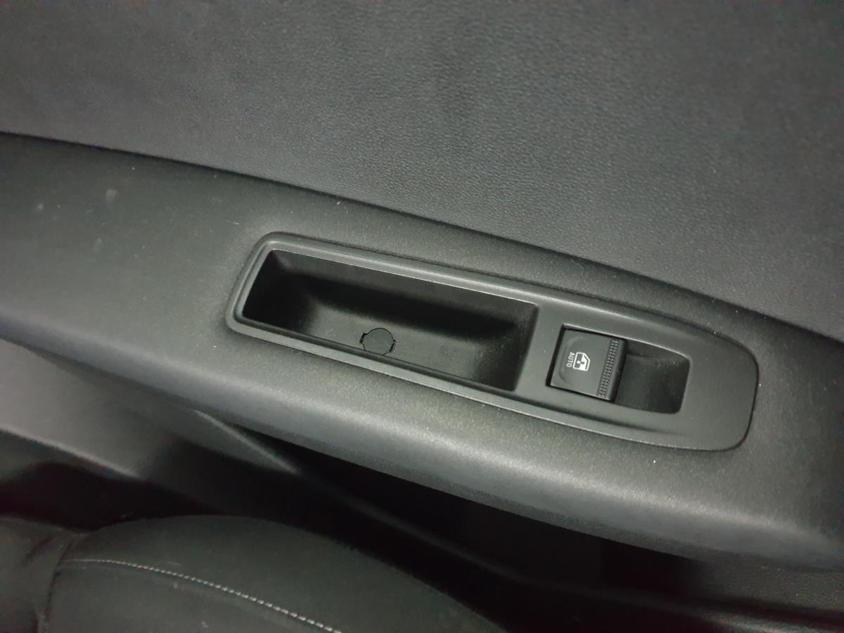 Mando / interruptor elevalunas trasero izquierdo RENAULT Captur II