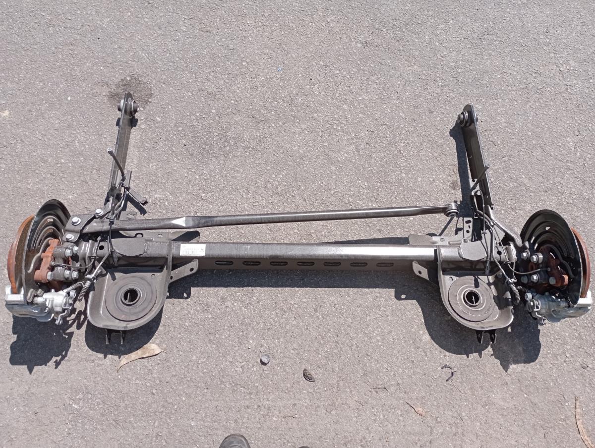 Eje trasero con discos RENAULT Trafic III Combi (JG_) Imagem-1