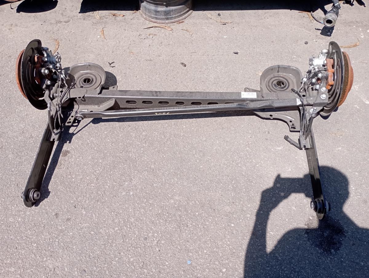 Eje trasero con discos RENAULT Trafic III Combi (JG_)