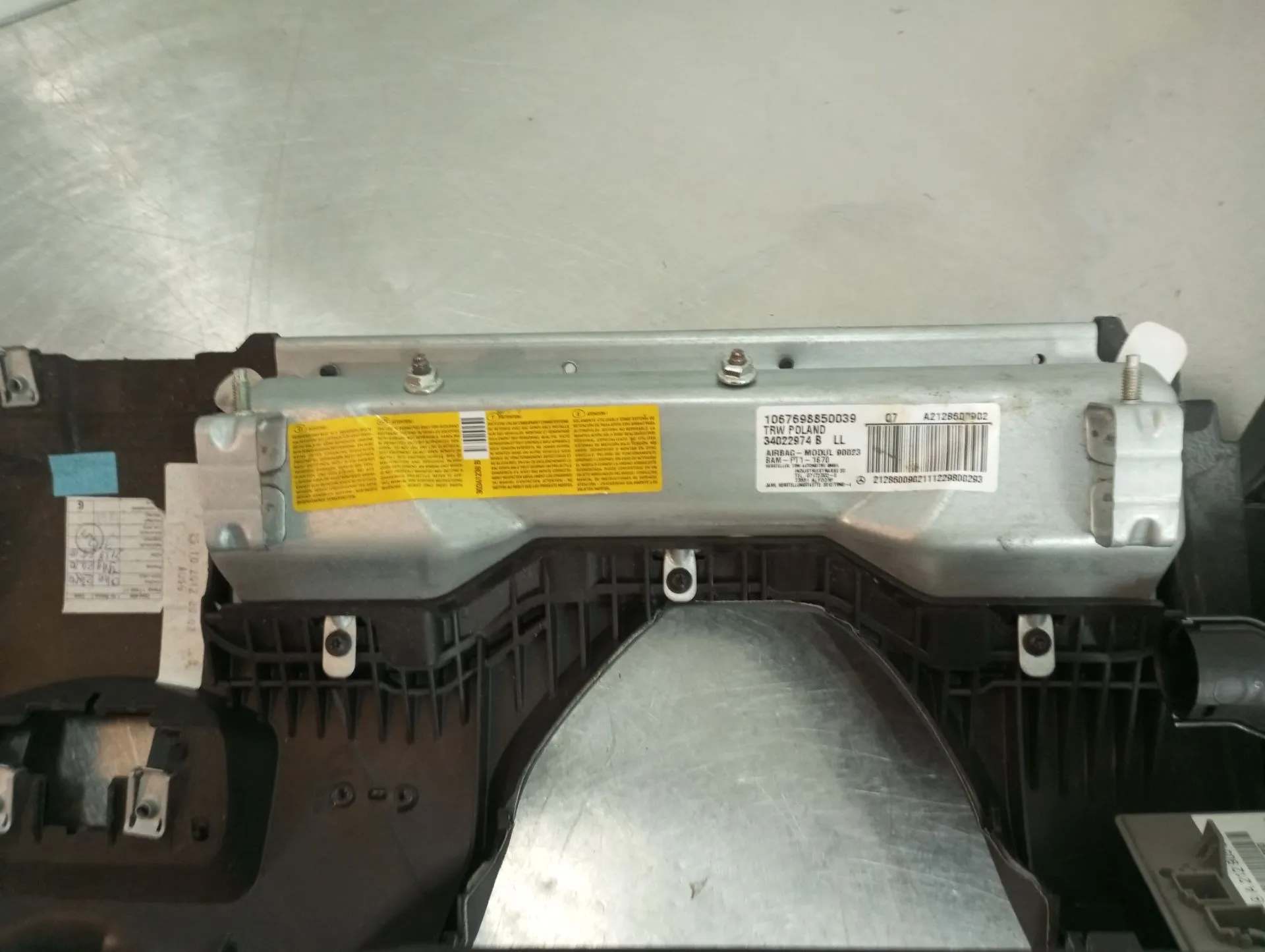 Airbag Ginocchia MERCEDES-BENZ CLS (C218) Imagem-2