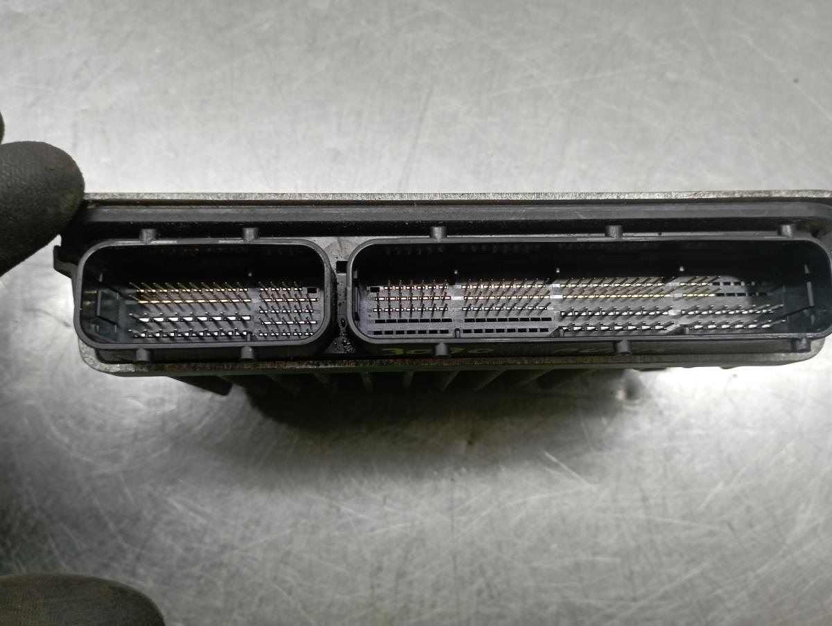 Centralina motor / ECU TOYOTA Auris Hatchback (_E18_) Imagem-1