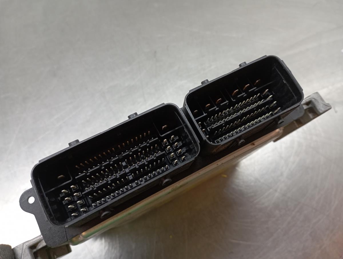 Engine control unit / ECU PEUGEOT 208 II Imagem-1