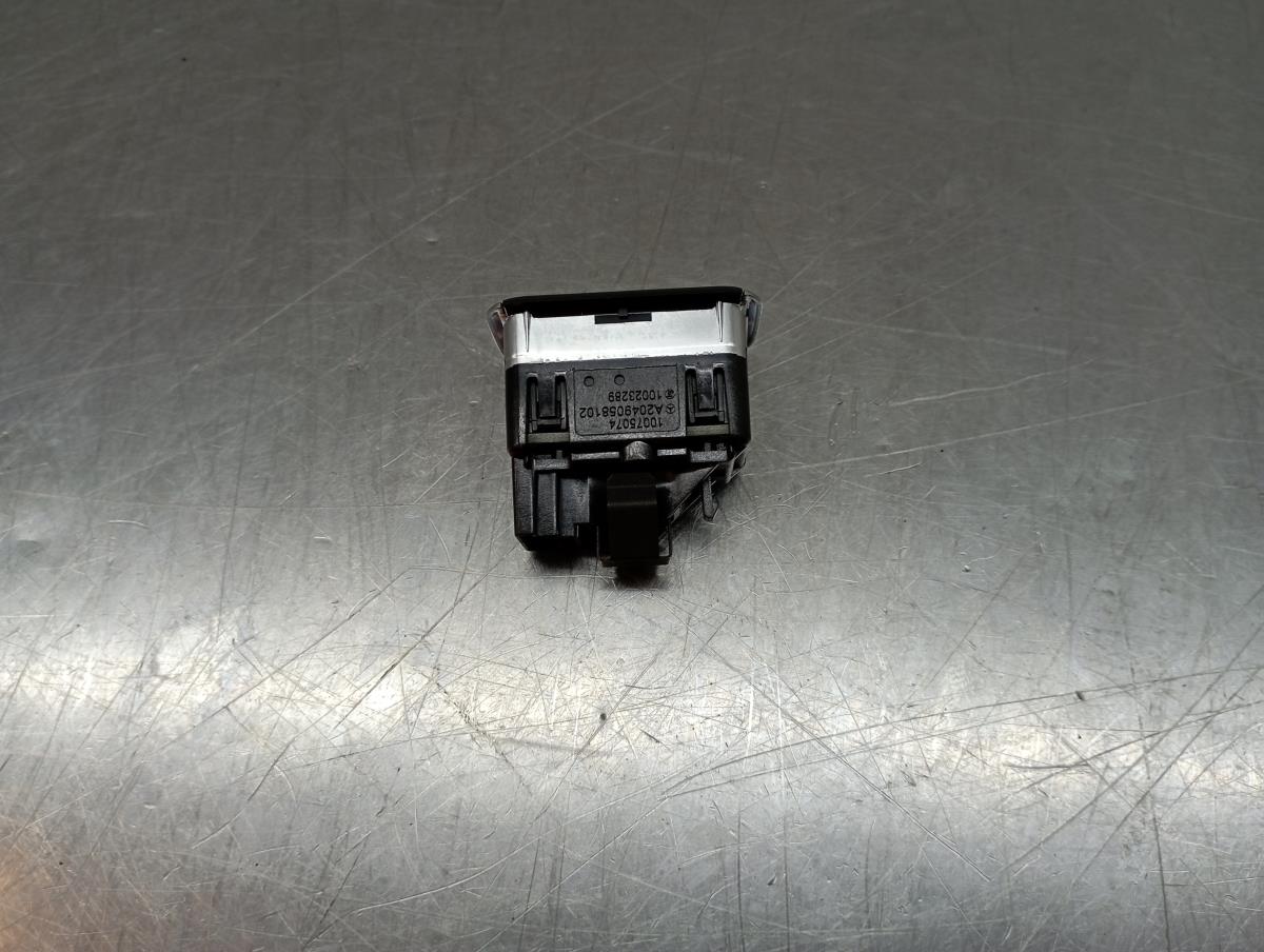 Mando / interruptor elevalunas trasero derecho MERCEDES-BENZ Classe A (W176) Imagem-1